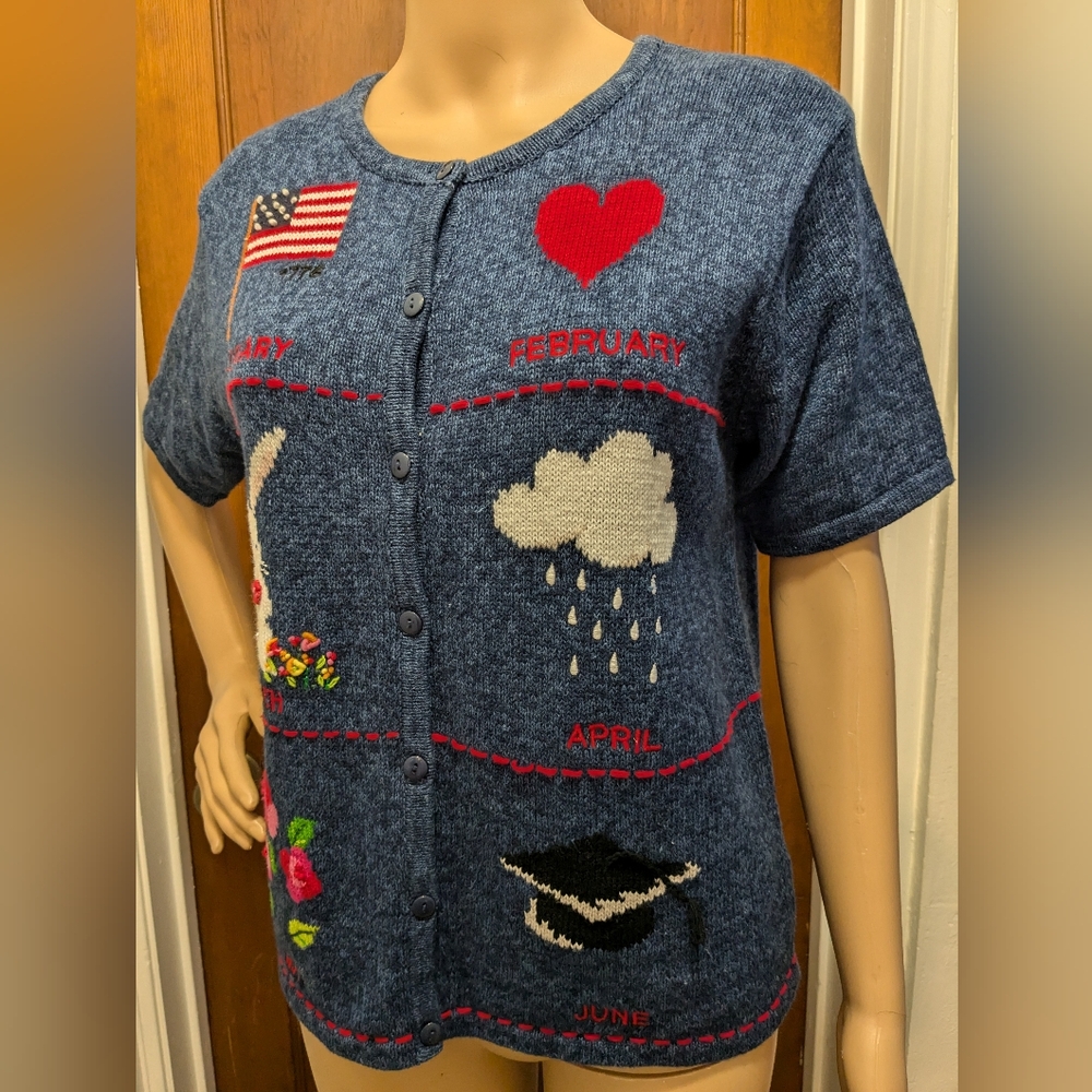 Holiday Short Sleeve Button Up Sweater Large